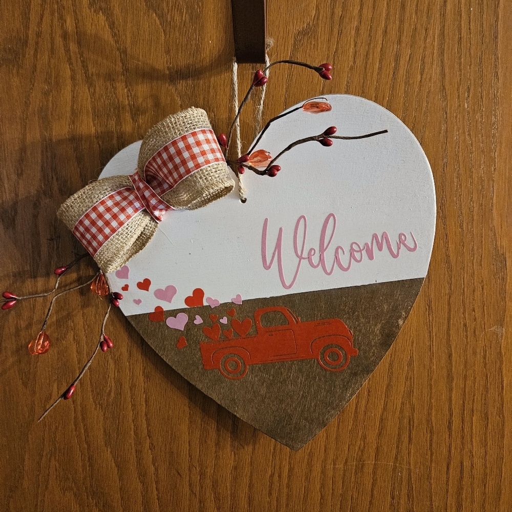 Valentine's Day Farmhouse Welcome Sign